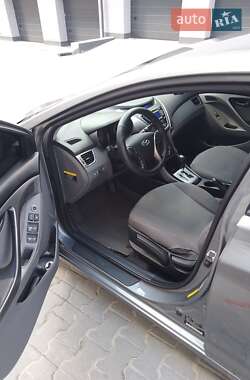 Седан Hyundai Elantra 2013 в 