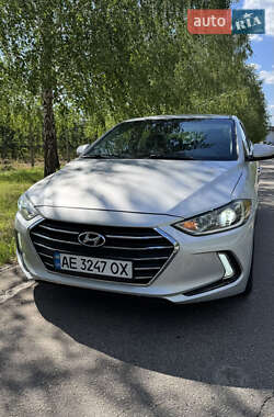 Седан Hyundai Elantra 2016 в Днепре