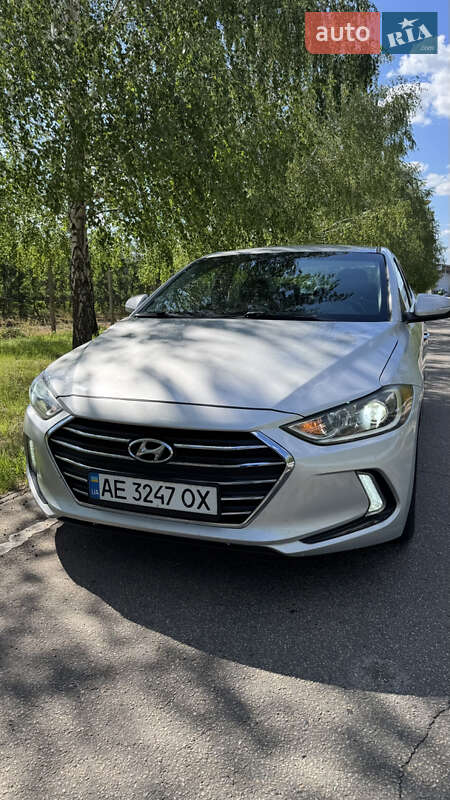 Седан Hyundai Elantra 2016 в 