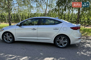 Седан Hyundai Elantra 2016 в 