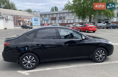 Седан Hyundai Elantra 2010 в 