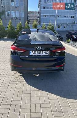 Седан Hyundai Elantra 2016 в 