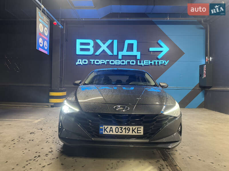Седан Hyundai Elantra 2021 в 