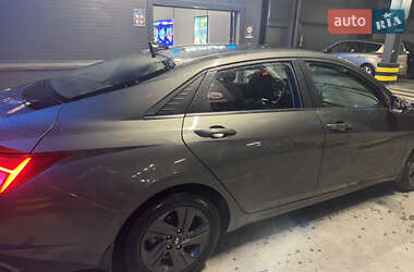 Седан Hyundai Elantra 2021 в 