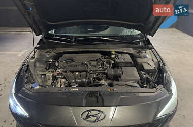 Седан Hyundai Elantra 2021 в 