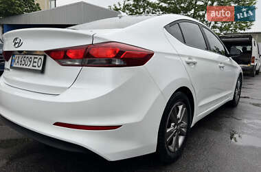Седан Hyundai Elantra 2017 в 