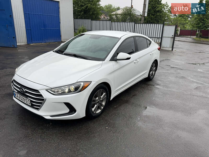 Седан Hyundai Elantra 2017 в 