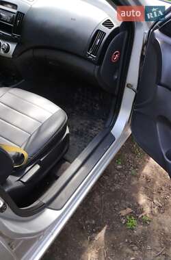 Седан Hyundai Elantra 2008 в 