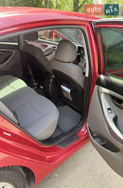 Седан Hyundai Elantra 2014 в 