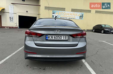 Седан Hyundai Elantra 2017 в 