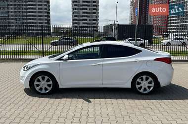 Седан Hyundai Elantra 2012 в 