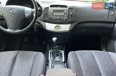Седан Hyundai Elantra 2011 в 