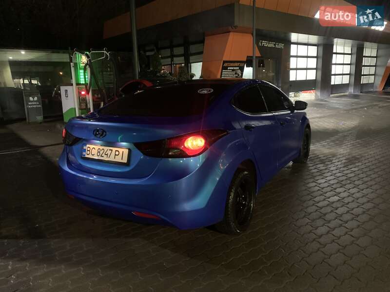 Седан Hyundai Elantra 2011 в Сколе