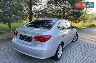 Седан Hyundai Elantra 2011 в 