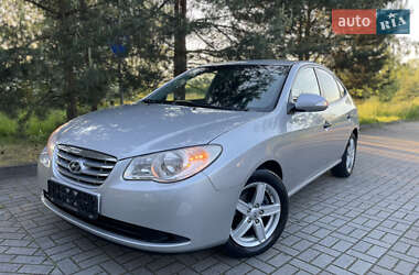Седан Hyundai Elantra 2011 в 