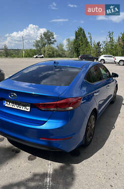 Седан Hyundai Elantra 2016 в 