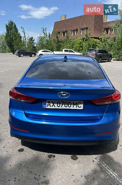 Седан Hyundai Elantra 2016 в 