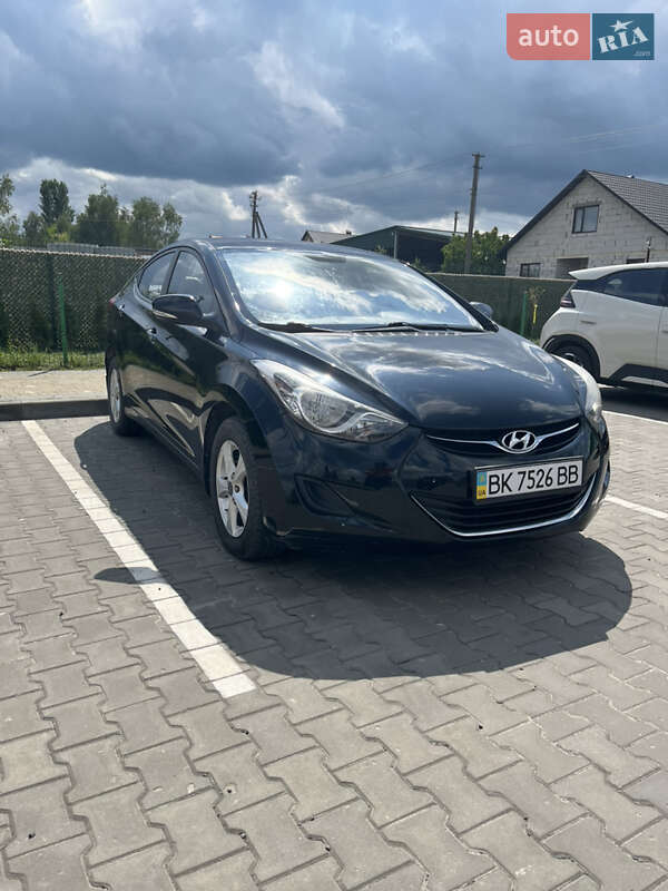 Седан Hyundai Elantra 2011 в 