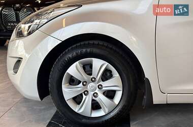 Седан Hyundai Elantra 2012 в 