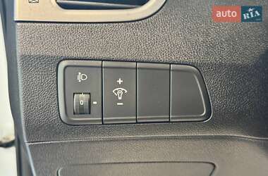 Седан Hyundai Elantra 2012 в 