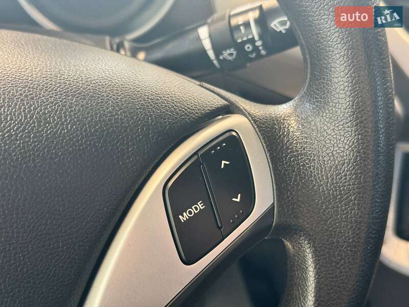 Седан Hyundai Elantra 2012 в Львове