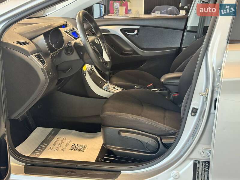Седан Hyundai Elantra 2012 в Львове