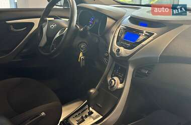 Седан Hyundai Elantra 2012 в 
