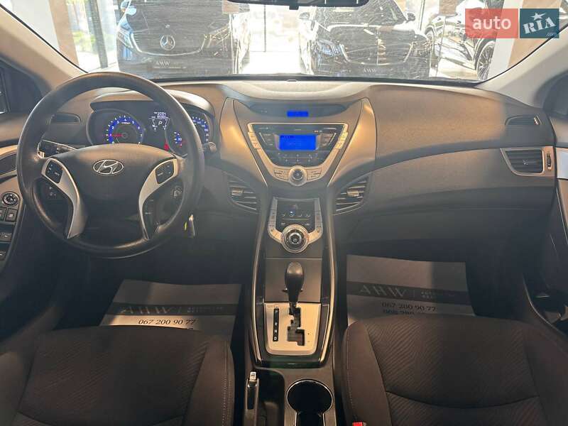 Седан Hyundai Elantra 2012 в Львове