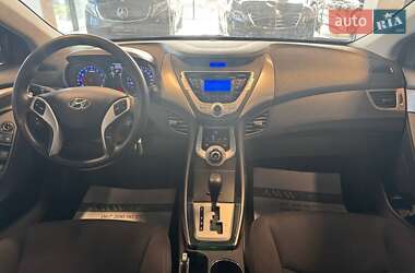 Седан Hyundai Elantra 2012 в 