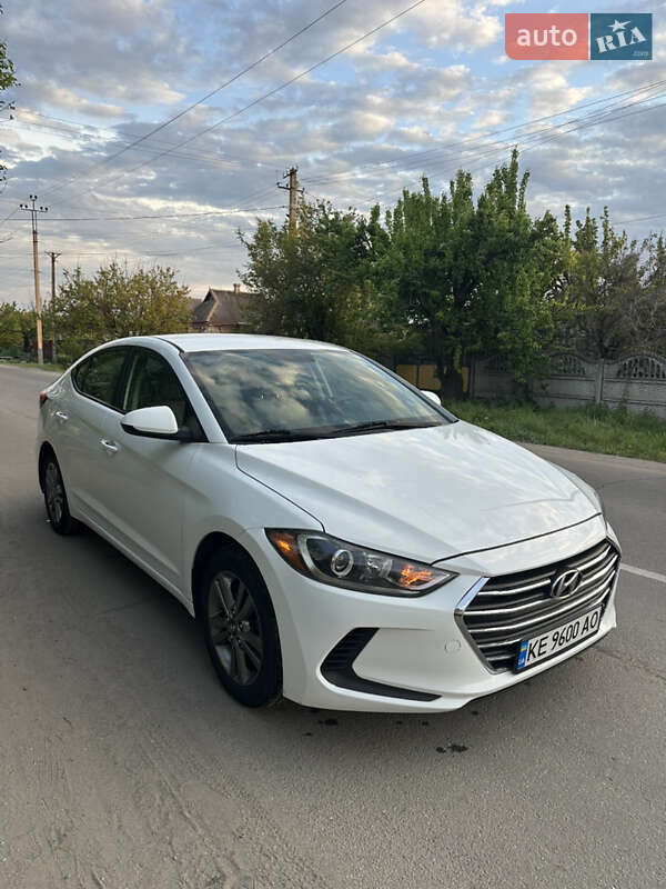 Седан Hyundai Elantra 2016 в Кривому Розі