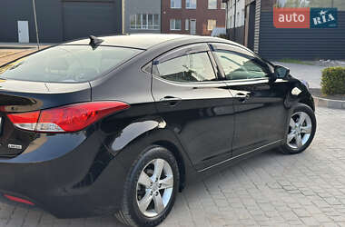 Седан Hyundai Elantra 2013 в 