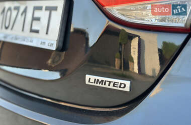 Седан Hyundai Elantra 2013 в 
