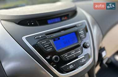 Седан Hyundai Elantra 2013 в 