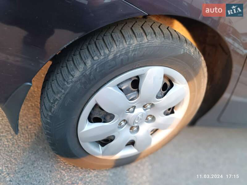 Седан Hyundai Elantra 2008 в Києві