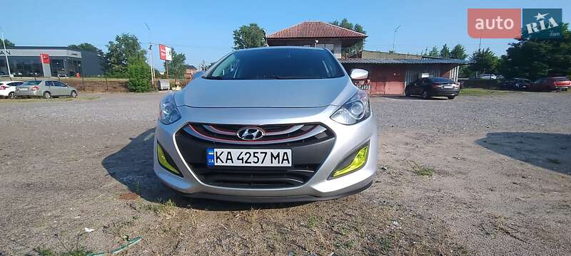 Hyundai Elantra 2012