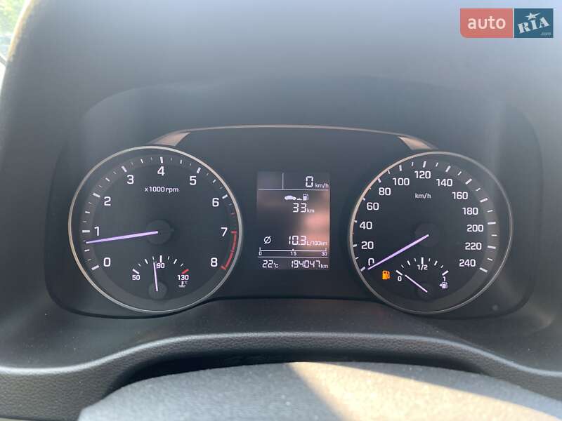 Седан Hyundai Elantra 2018 в Киеве