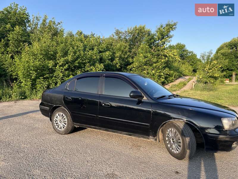 Седан Hyundai Elantra 2001 в Каменском