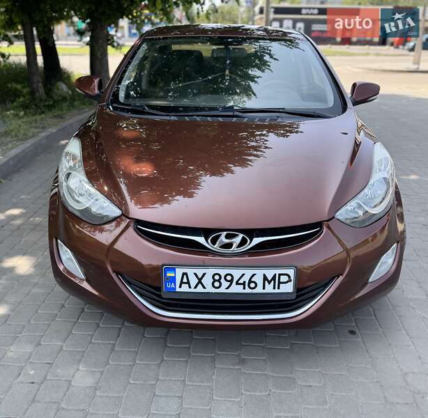 Hyundai Elantra 2013