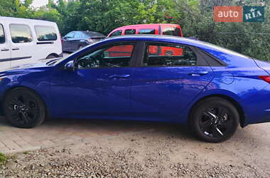Седан Hyundai Elantra 2021 в 
