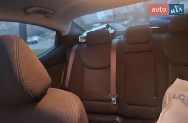 Седан Hyundai Elantra 2015 в 