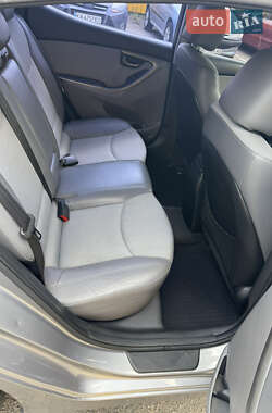 Седан Hyundai Elantra 2012 в 
