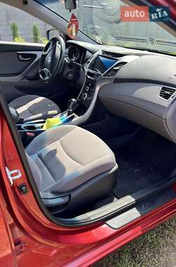 Седан Hyundai Elantra 2015 в 