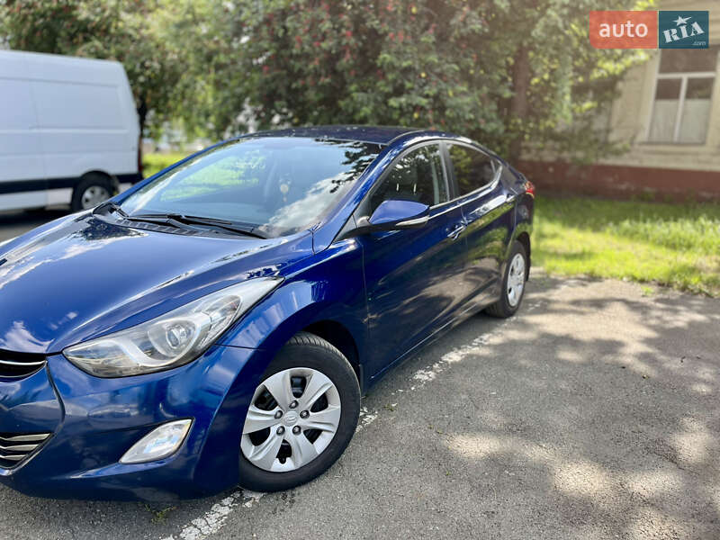 Hyundai Elantra 2011
