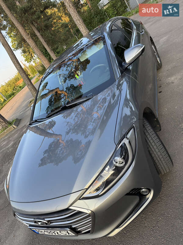 Седан Hyundai Elantra 2018 в Бершаді