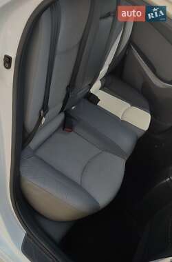 Седан Hyundai Elantra 2012 в 