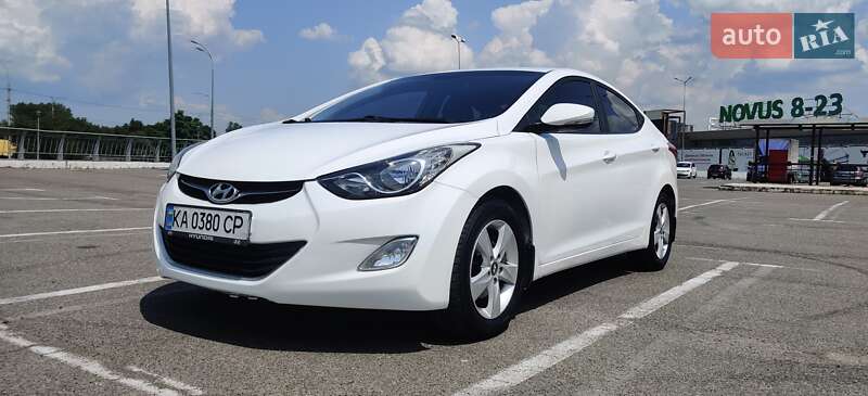 Седан Hyundai Elantra 2012 в 
