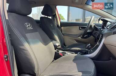 Седан Hyundai Elantra 2014 в 