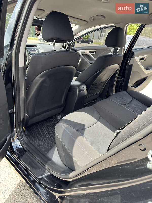 Седан Hyundai Elantra 2013 в Полтаве