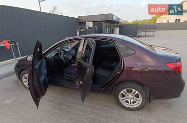 Седан Hyundai Elantra 2010 в 