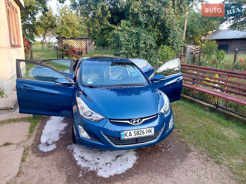 Седан Hyundai Elantra 2014 в Косові